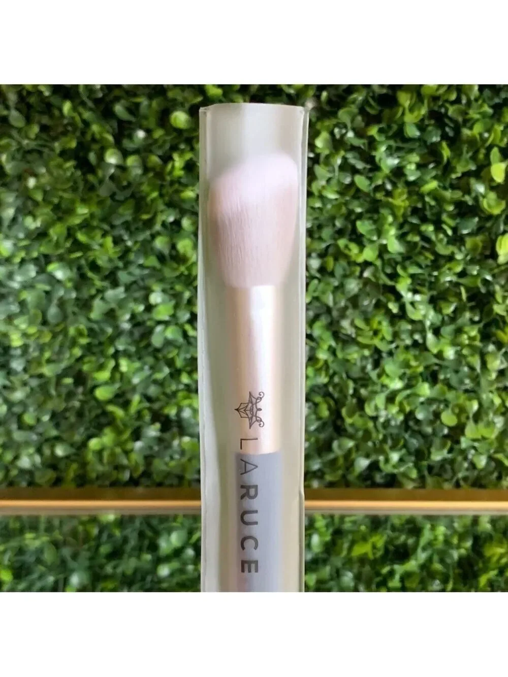 LARUCE Beauty Angle Brush LR304 | NEW | LR 304